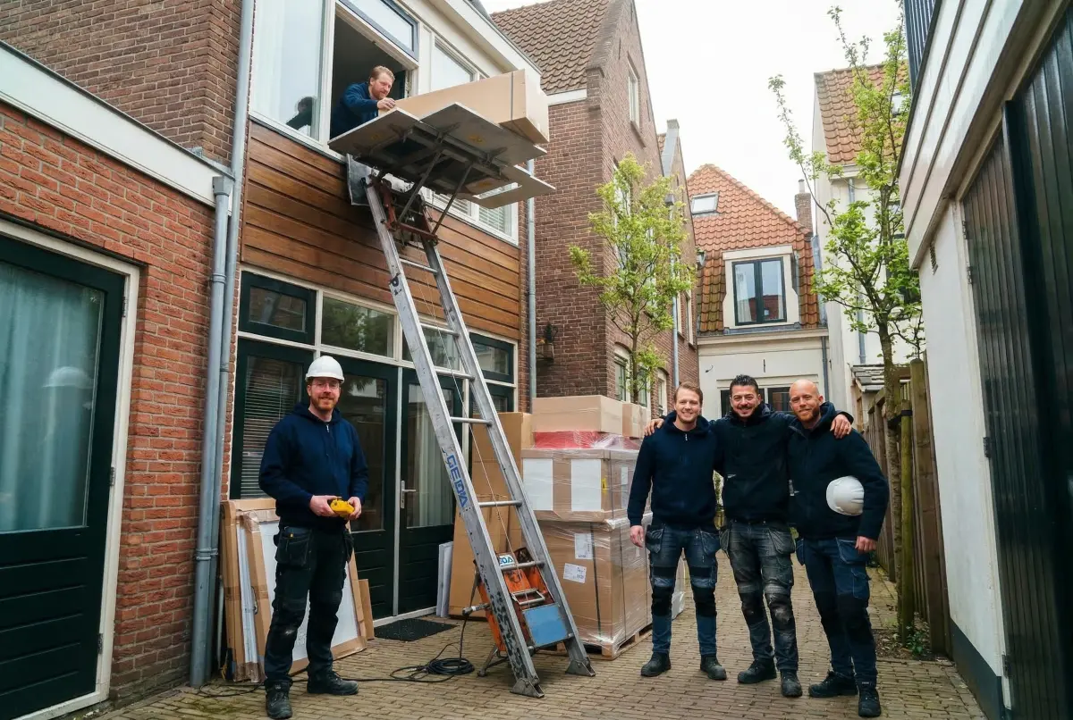 Team Verhuislift Huren Enschede klaar voor spoedopdracht
